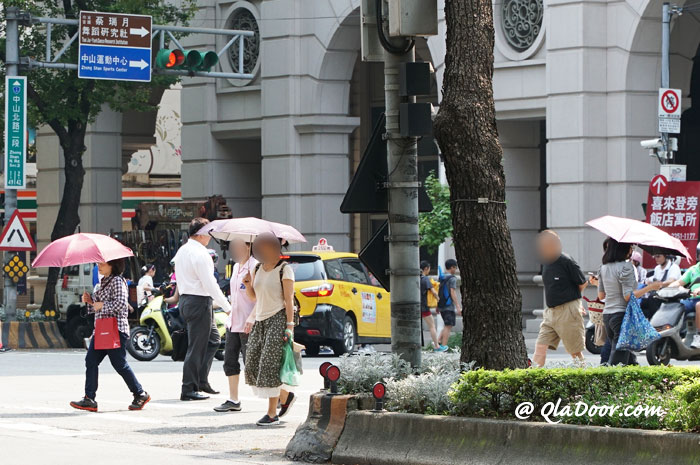 台湾の持ち物は日傘があると助かる