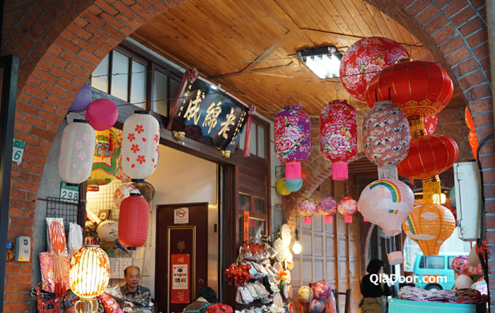 台湾・迪化街の老綿成燈籠店