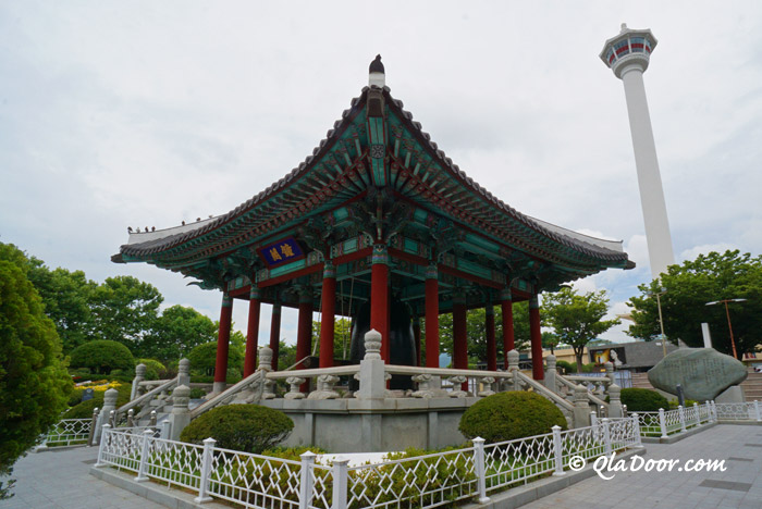釜山観光定番スポットの龍頭山と釜山タワー
